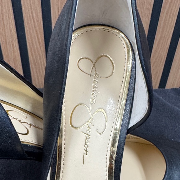 Jessica Simpson Black Pointed Heels - Picture 2 of 4